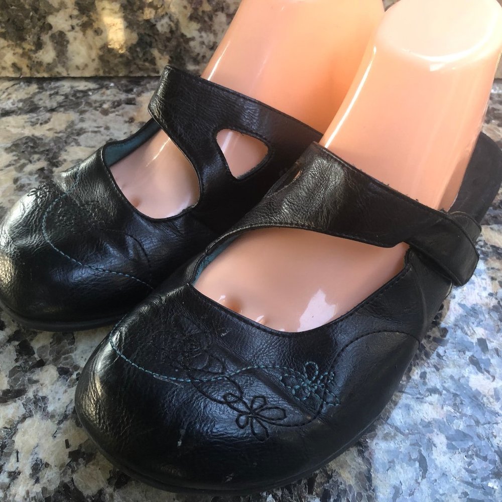 VIONIC Women's Black Comfort Slide Sandals